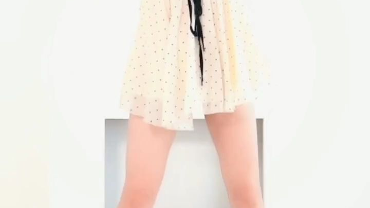 看小姐姐。